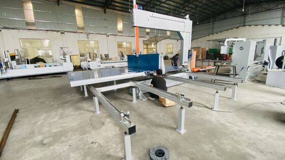 آلة القطع الرأسي من الرغوة متعددة المواد مع ارتفاع القطع 1250mm ومحرك 2.38kw للرغوة PU و EPE قطن اللؤلؤ